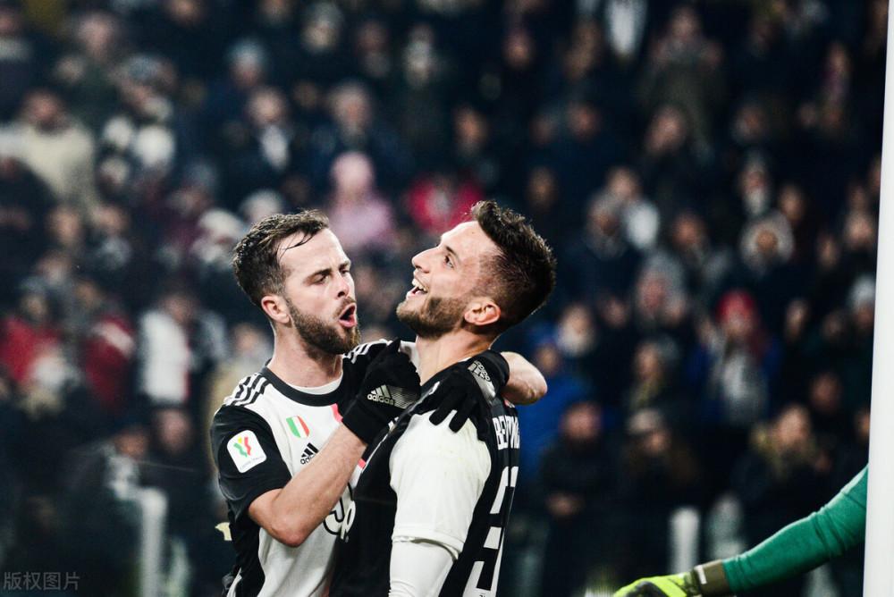 进攻线上球 进攻线上球